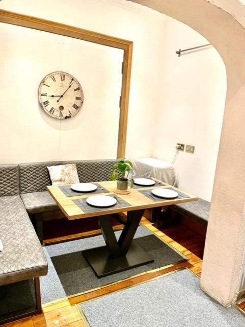 Castle Street Apartment เอดินบะระ ภายนอก รูปภาพ